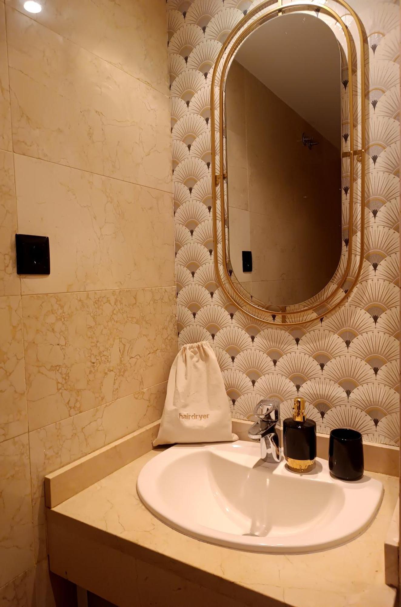 Fridda House Atocha Madrid Apartment ภายนอก รูปภาพ